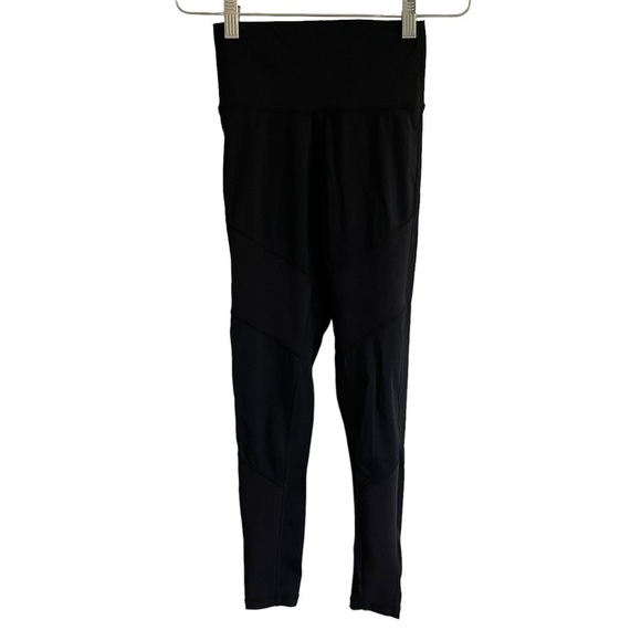 Zyia Active Black Momentum Brilliant Hi-Rise 7/8 Leggings, Ribbed Panels, Size 2 - Picture 3 of 9